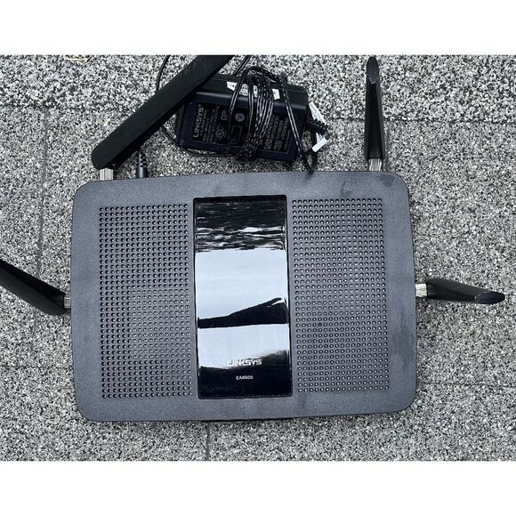 Linksys Max-Stream 1733 Mbps 4-Port Gigabit Wireless AC Router - EA8500 - Picture 1 of 4